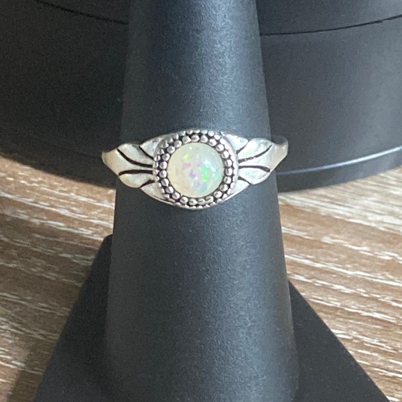 Jewelry - Simulated Opal Ring “opel”